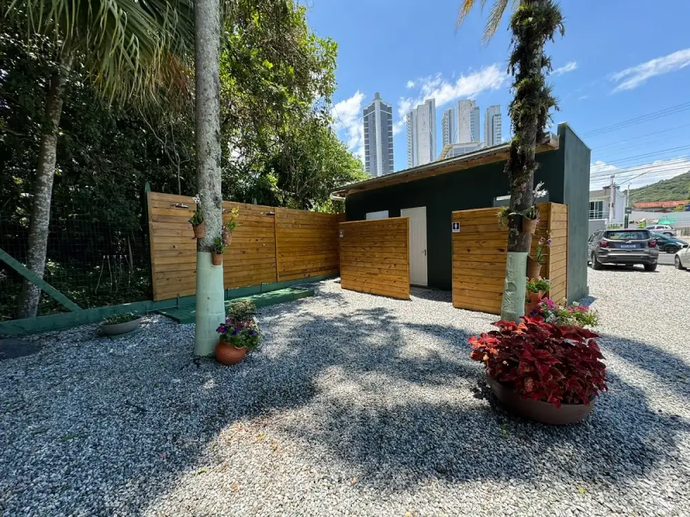 Pátio 27 - Camping e Estacionamento